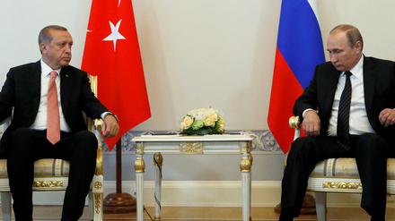 Recep Tayyip Erdogan (links) und Wladimir Putin beim Treffen in St. Petersburg.