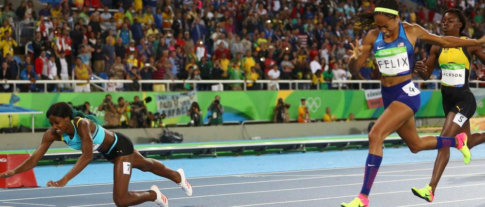 Der Rumpf zählt: Shaunae Miller überholt Allyson Felix im Flug. 