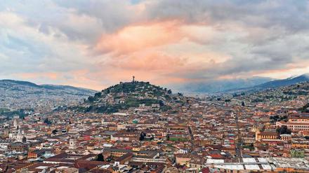 Unter den Wolken. Die 1,6-Millionen-Metropole Quito liegt mitten in den Anden – und wird immer mehr auch zum touristischen Zentrum.