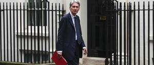 Der britische Finanzminister Philip Hammond rechnet mit Kosten in Höhe von 5,2 Milliarden Euro pro Jahr.