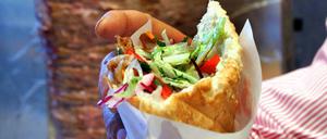 Döner hat mehrere Menschen am Potsdamer Platz krank gemacht.