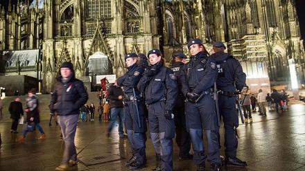 Sind die Arbeitsbedingungen bei der Kölner Polizei noch zumutbar, wollte RTL herausfinden.
