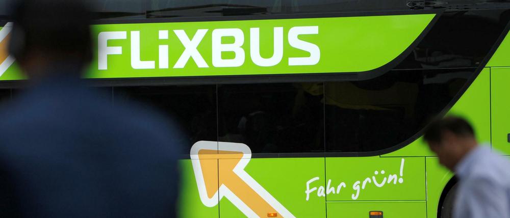 Eine Verwechslung bei dem Fernbus-Unternehmen Flixbus führte zu einer mehrstündigen Verspätung.