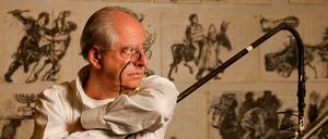 Der Künstler aus Südafrika ist mit seinen animierten Kohlezeichnungen bekannt geworden.