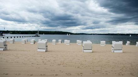 Platz da. Zwar hat der Wannsee knapp 20 Grad, aber zum Baden lädt das Strandbad bei der kalten Luft zurzeit nicht ein.