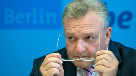 CDU-Kandidat Frank Henkel macht Wahlkampf der Menschen - und schürt sie womöglich damit. 