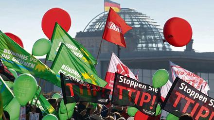 Demo gegen TTIP im Oktober 2015 im Berliner Regierungsviertel.