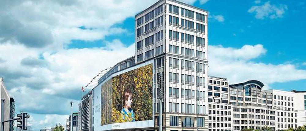 Attraktive Attrappe. Die Ecke an der Leipziger zur Ebertstraße ist als letzte noch unbebaut. 