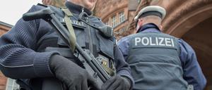 Die Einstellung von 15.000 neuen Polizisten fordern die Innenminister.