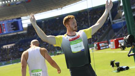 Das war es. Piotr Malachowski (hinten) hat nur Silber, Christoph Harting (vorn) hat Gold.