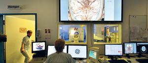 Neues Bild vom Menschen. Blick in das Notfallzentrum des Universitätsklinikums Jena, in dem auch Computertomografien möglich sind. 