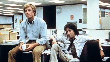 Der Investigativjournalist. In Alan J. Pakulas „Die Unbestechlichen“ (1976) spielt Redford den „Washington Post“-Reporter Bob Woodward, rechts Dustin Hoffman als Kollege Carl Bernstein. 