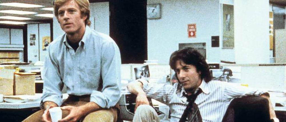 Der Investigativjournalist. In Alan J. Pakulas „Die Unbestechlichen“ (1976) spielt Redford den „Washington Post“-Reporter Bob Woodward, rechts Dustin Hoffman als Kollege Carl Bernstein.