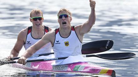 Max Rendschmidt (rechts) und Marcus Groß feiern ihren Triumph.
