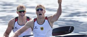 Max Rendschmidt (rechts) und Marcus Groß feiern ihren Triumph.