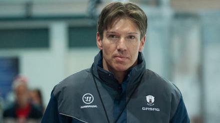 Auf geht's. Eisbären-Trainer Uwe Krupp hat hohe Ziele mit seinem Team.