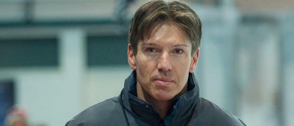 Auf geht's. Eisbären-Trainer Uwe Krupp hat hohe Ziele mit seinem Team.