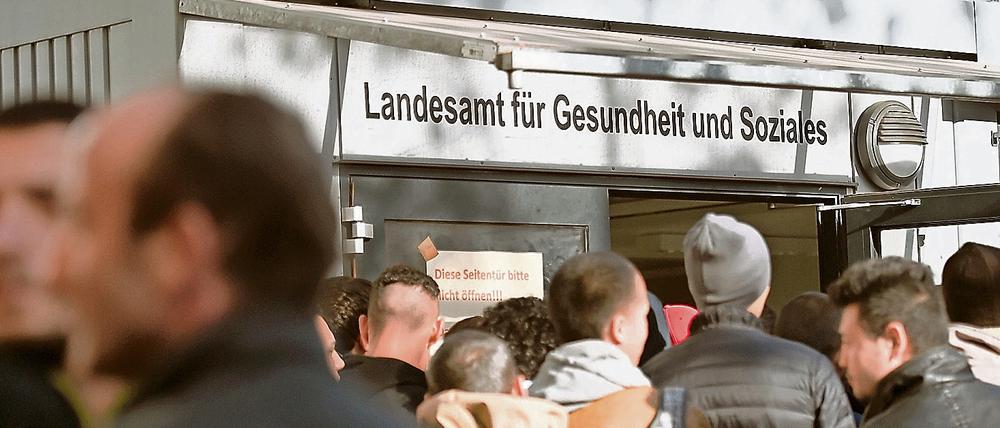 Aus der Not Geld gemacht? Ein Ex-Referatsleiter vom Lageso steht wegen Korruption vor Gericht.