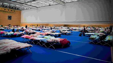 Viele Turnhallen bleiben belegt.