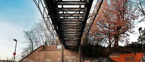 Hier rollen schon lange keine Züge mehr. Eine der Yorck-Brücken, fotografiert im November 2015.