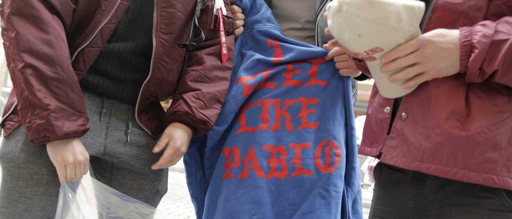 Kanye West hat einen Pop-up-Store in Kreuzberg eröffnet.