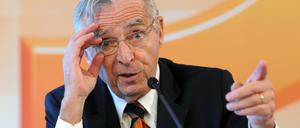 Der Vorstandsvorsitzende des Autovermieters Sixt, Erich Sixt, im März 2015 in München bei der Bilanz-Pressekonferenz des Unternehmens.