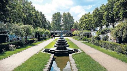 Der indische Brunnen am Luisenstädtischen Kanal vor der Waldemarbrücke. Er stand hier schon in den 1920er Jahren.