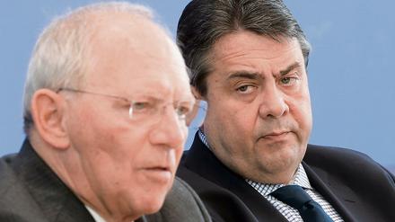Bundesfinanzminister Wolfgang Schäuble (CDU) und Bundeswirtschaftsminister Sigmar Gabriel (SPD) 