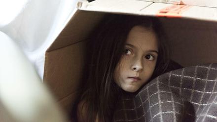 Nichts für Kinder. Der Mord von Annas Mutter und Bruder wird zwar nicht direkt gezeigt, doch die Furcht der Achtjährigen (Julie-Helena Sapina) sagt genug.