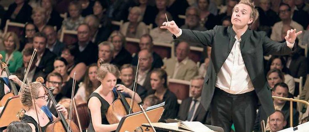 Zur Eröffnung dirigierte Vasily Petrenko das European Union Youth Orchestra