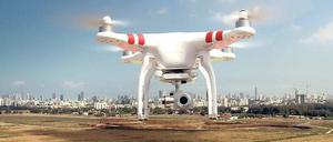 Hummelflug mit Kamera: Eine Aufklärungs-Drohne bei der Arbeit.