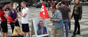 Die SPD campiert am Rande des Alexanderplatzes. Der Wähler ist hier kaum zu finden.