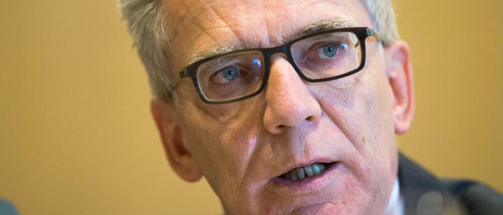 Sein Gesicht ist auch ohne elektronische Hilfe gut zu erkennen: Bundesinnenminister Thomas de Maizière (CDU).
