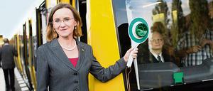 Freie Fahrt. Die gibt es bei der BVG auch bei der Doppel-Bezahlung von Führungskräften. Hier gibt Chefin Sigrid Evelyn Nikutta eine Menge Geld aus.