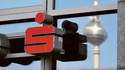 Die Berliner Sparkasse hat im ersten Halbjahr einen Gewinn gemacht - nach Verlusten im Vorjahreszeitraum.