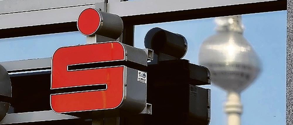 Die Berliner Sparkasse hat im ersten Halbjahr einen Gewinn gemacht - nach Verlusten im Vorjahreszeitraum.