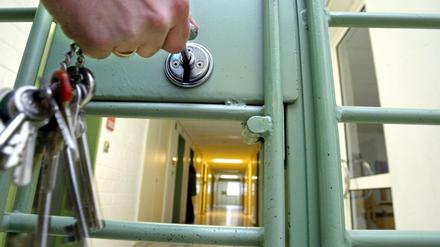 Hinter Gittern verfestigen sich oft kriminelle Karrieren.