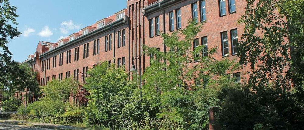 Dieses Kasernengebäude nimmt demnächst die Schule am Gartenfeld auf.