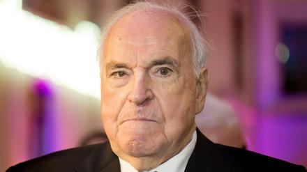 Helmut Kohl, hier auf einem Bild von 2014. Er fühlt sich von dem Journalisten und Buchautor Heribert Schwan hintergangen.