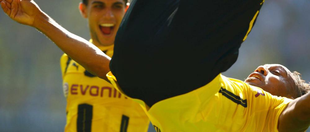 Kopfüber zum Sieg. Aubameyang feiert sein Führungstor gegen Mainz. Später kam ein Elfmetertor dazu - und noch ein Salto. 
