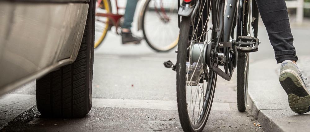 Autos gegen Radler gegen Fußgänger - der alltägliche Wahnsinn im Berliner Verkehr.