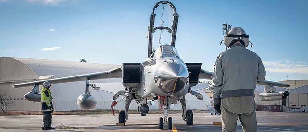 Einsatz mit ungewisser Zukunft. Ein deutscher Tornado auf dem Nato-Stützpunkt im türkischen Incirlik.