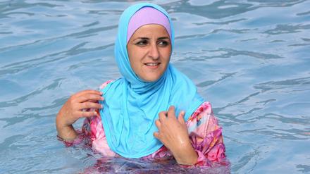Szene aus einem Berliner Freibad - in Frankreich käme bis vor kurzem die Polizei.