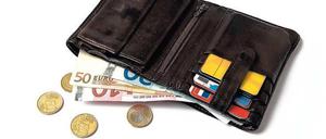 Die Banken haben lange mit dem Gratis-Konto beworben - doch das ist längst nicht mehr kostenlos.