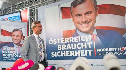 FPÖ-Präsidentschaftskandidat Norbert Hofer. Flüchtlinge werden als Invasoren dargestellt. 