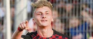 Stürmer mit Perspektive. Maximilian Philipp ist am Freitag erstmals in die U-21-Nationalelf berufen worden. Am Sonntag spielt er mit Freiburg in seiner Heimat Berlin. 