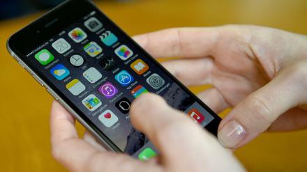 Eine Spionagesoftware ermöglicht Hackern den Zugriff aufs iPhone.