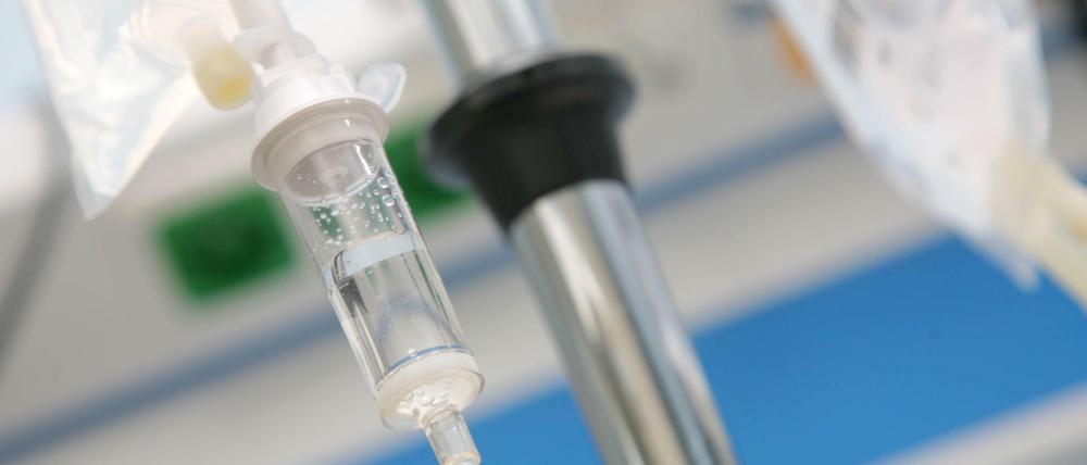 Fragwürdig. Der Heilpraktiker gab seinen Patienten Infusionen mit einem experimentellen Wirkstoff, dessen Verträglichkeit noch nicht am Menschen getestet wurde.
