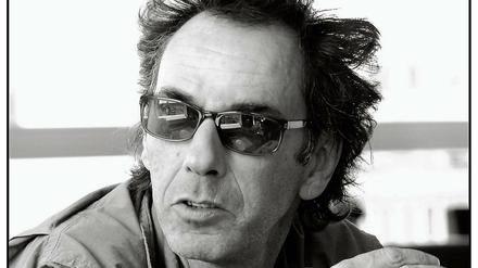 Hugo Egon Balder ist Sänger, Schauspieler, Produzent und Musiker