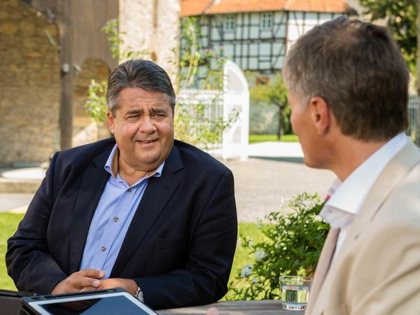 SPD-Vorsitzende Sigmar Gabriel im Sommerinterview des ZDF.